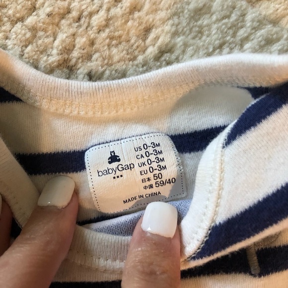 Gap onesies bundle - Picture 5 of 5